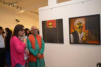 Zeenat Aman at the inauguration - 26th February 2014,  Jehangir Art Gallery, Mumbai.